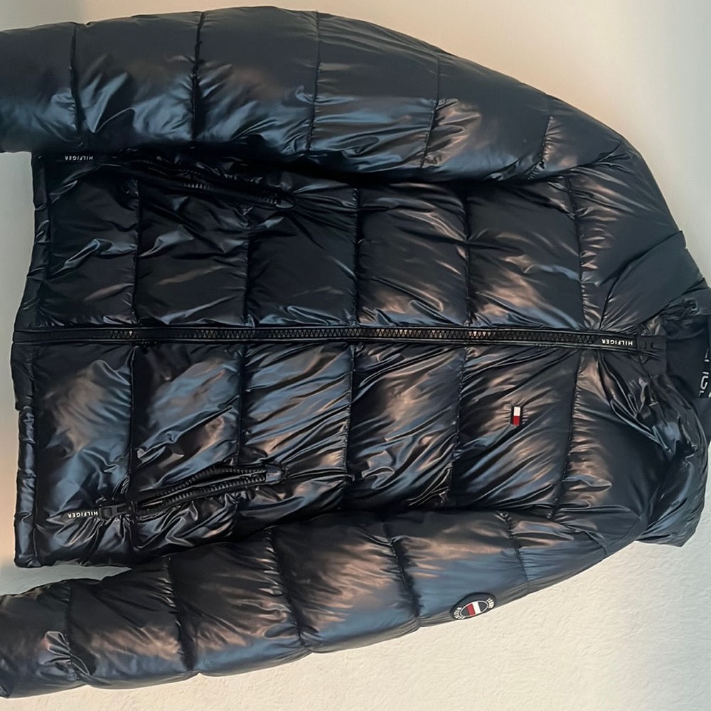 I am selling a Tommy Hilfiger puffer jacket